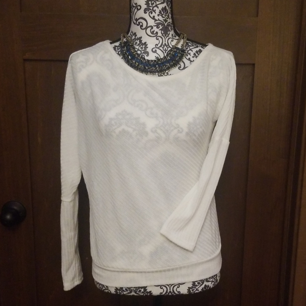 Numerous colors of long sleeved sweaters
